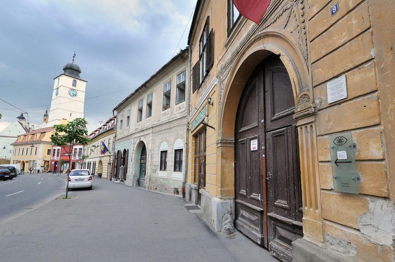 Apartment 9 - City Centre Sibiu Luaran gambar