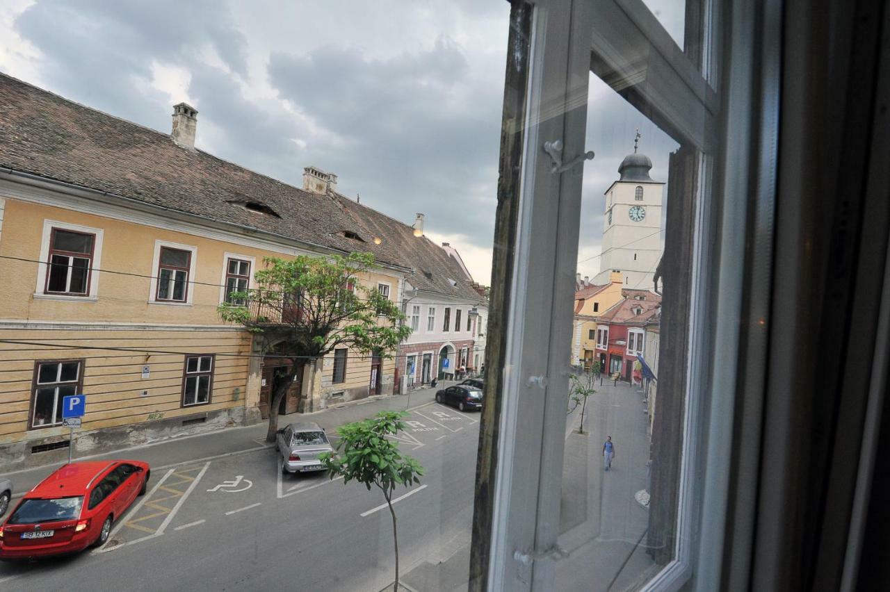 Apartment 9 - City Centre Sibiu Luaran gambar
